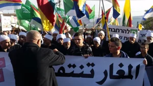 עשרת אלפים צעדו נגד הריסת הבתים