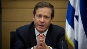 "שוחררתי כעת לביתי מבית החולים. שמח שזה מאחורי"