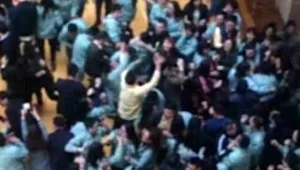 ככה הבוס הזה מקבל את העובדים שלו