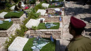 מזכיר הממשלה הוא זה שיקבע מי ייצג בטקסים