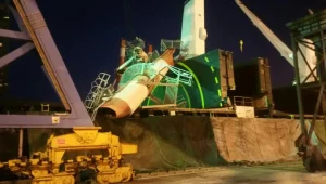 מנוף קרס על ספינה שעגנה בנמל אשדוד