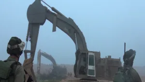 מנהרה באמצע הישוב