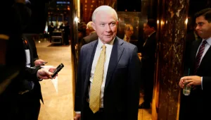 "יש לי אמון מלא בתובע הכללי ג'ף סשנס"