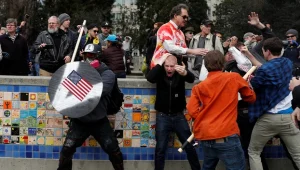 עימותים בהפגנות תמיכה טראמפ