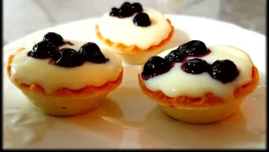 טארטלט פירות יער וקרם פטיסייר