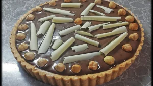 טארט גבינה עם ציפוי שוקולד