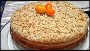 עוגת הדרים עם קראמבל שקדים