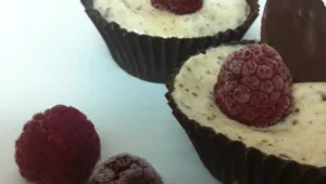 קעריות שוקולד מלאות בטוב