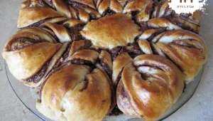 עוגת שמרים עם נוטלה ואגוזי לוז