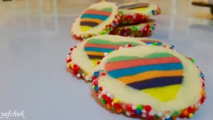 עוגיות לב בצבעי הקשת