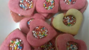 לבבות ורודים מבצק פריך