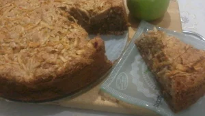 עוגת אגוזים ותפוחים