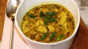 מרק גריסים ועדשים עם כופתאות חומוס מעלפות