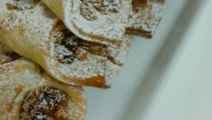 עוגיות במילוי אגוזים קוקוס צימוקים