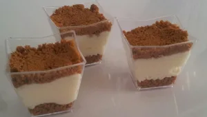 קרם וניל ועוגיות לוטוס