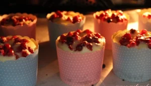 מאפי גבינה אישיים מתוקים עם פירות יער