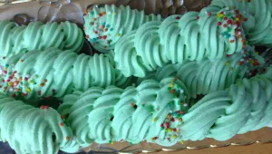 נשיקות מסולסלות