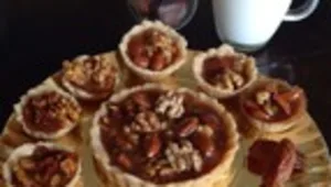 סלסלת טופי ומיקס אגוזים