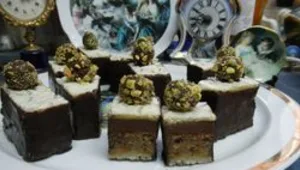 דוכסית-שכבות פיסטוק,שוקולד תפוז ומרציפן פיסטוק