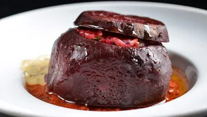 סלק ממולא באורז עם קוויאר