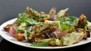 סלט ירקות שורש וארטישוק