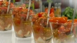 סלט עגבניות חריף עם מנגו וסויה