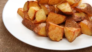 מתכון לתפוחי אדמה מטוגנים ברוטב צ'ילי
