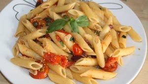 פסטה פנה ברוטב עגבניות