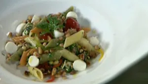 פסטה צבעונית בעשבי תיבול