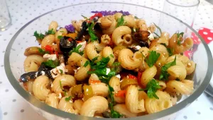 סלט פסטה חלולה ים תיכונית