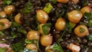 טחינה סלק וסלט גרגירי חומוס ועדשים שחורות