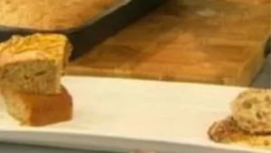 עוגת סולת עם שקדים וקינמון