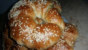 לחמניות עם בשר טחון ונקניקיות מרגז