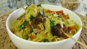 קבבונים על מצע של נודלס