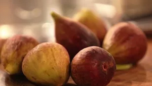 קצפת וניל עם תאנים טריות