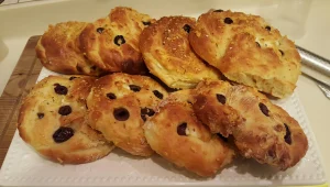 לחמניות גבינה ופרורי לחם פיקנטים