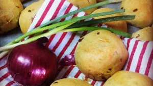 לחמניות בצל