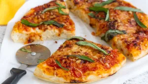 פיצה בתבנית סטייל פיצה האט