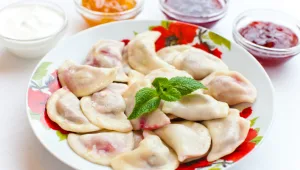 ורניקי ממולאים בדובדבנים