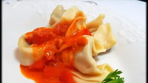 רביולי במילוי פטריות עם רוטב רוזה