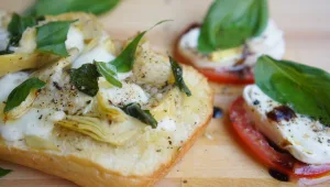 ברוסקטה ארטישוק וסלט קפרזה