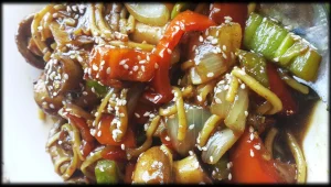 מוקפץ פטרית וירקות