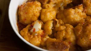 כרובית אפויה ברוטב צ'ילי מתוק