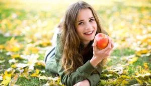 אוכלים בריא: מה חשוב לאכול בגיל ההתבגרות?