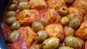 קציצות עוף ברוטב זיתים דפוקים