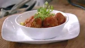 פסטה וקציצות ברוטב עגבניות