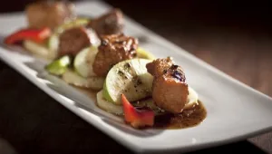 חזה אווז צלוי עם פירות אקזוטיים