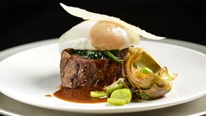 פילה בקר על קרם ארטישוק ירושלמי