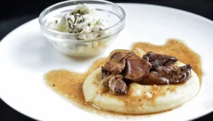 כבדי עוף ברוטב שמפניה