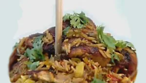 אורז אסייתי עם פרגיות בוטנים